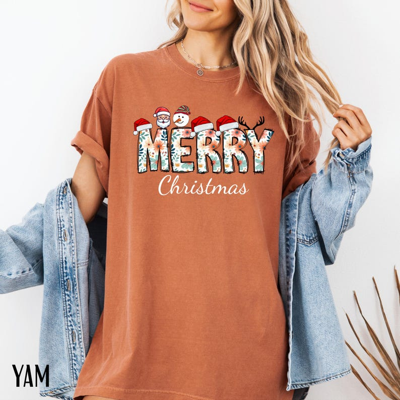 Merry Christmas Shirt Retro Womens Holiday Tee Trendy Christmas Tshirt Winter Shirt For Her Xmas Eve Shirt 1760586688312.png