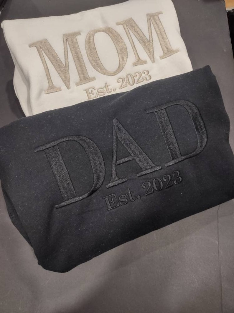 Dad sweatshirt, Dad Gift, Embroidered Dad Crewneck Kids Names Sweatshirt Pregnancy Reveal Gift for New dad Custom Shirt Father's Day Gift il_794xN.4908690006_cp3w.jpg