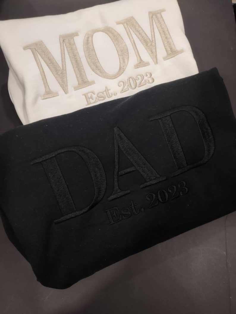 Dad sweatshirt, Dad Gift, Embroidered Dad Crewneck Kids Names Sweatshirt Pregnancy Reveal Gift for New dad Custom Shirt Father's Day Gift il_794xN.4908690036_icmy.jpg