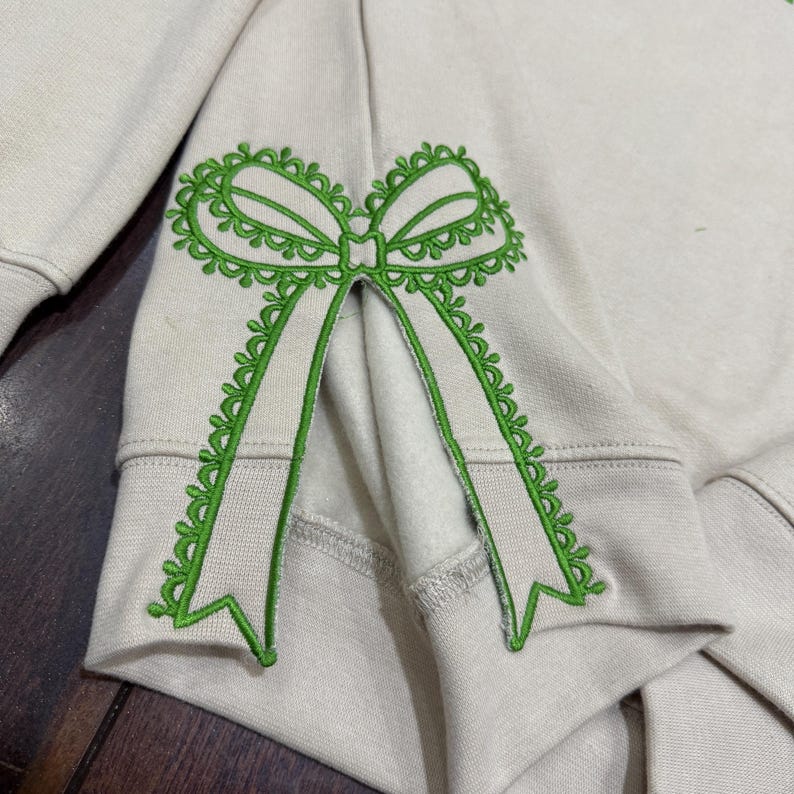 Christmas Embroidered Sweatshirt Merry Side Bow Cut Out Sweatshirt Plaid Christmas Pullover Trendy Coquette Bow Side Bow Sweatshirt 1730088139132.jpg