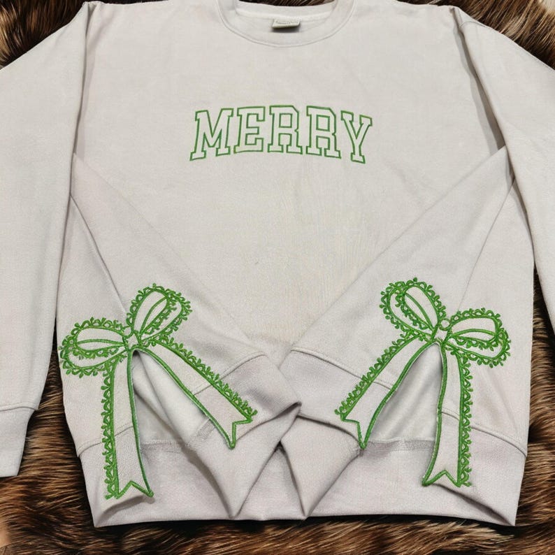 Christmas Embroidered Sweatshirt Merry Side Bow Cut Out Sweatshirt Plaid Christmas Pullover Trendy Coquette Bow Side Bow Sweatshirt 1730088139645.jpg