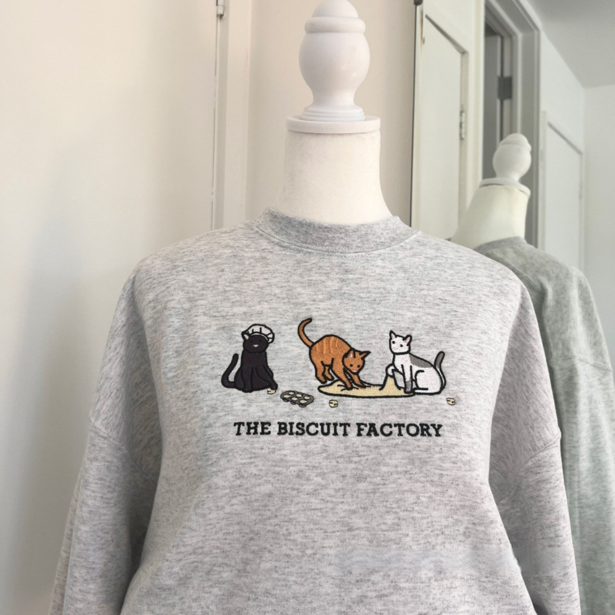 Embroidered Cat Biscuit Sweatshirt 1732247595372.png