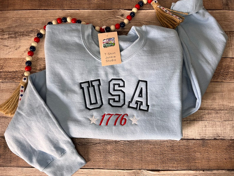 Usa 1776 Embroidered Crewneck Sweatshirt 4th Of July Independence Day Hoodie Birthday Gift Lake Pullove Usa Sweater 1760686489037.jpg