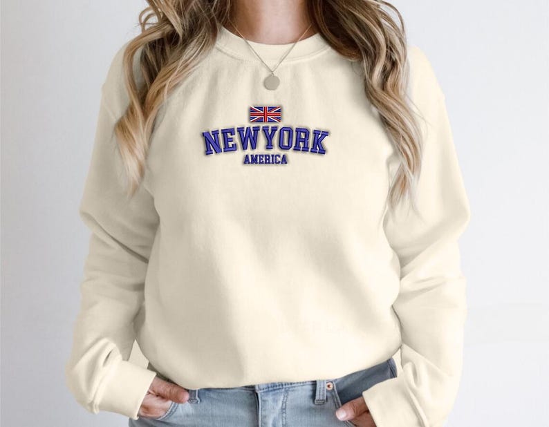 New York City Embroidered Sweatshirt Nyc Vintage Hoodie Usa City Crewneck 90s Retro City Sweatshirt Traveler Gift 1761642233185.jpg