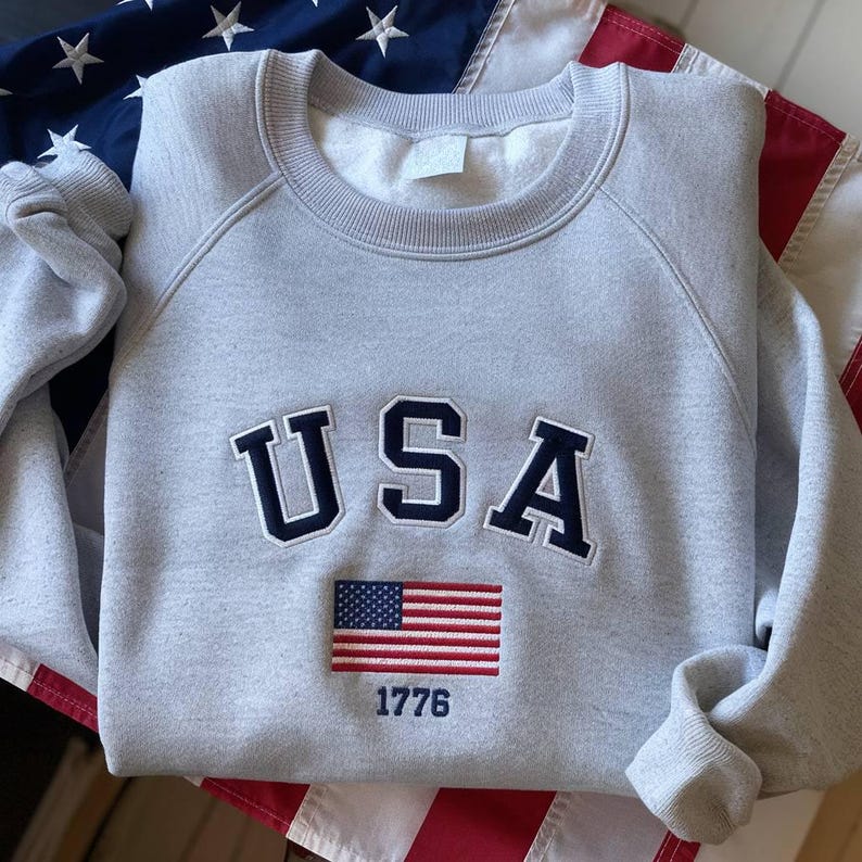 Embroidered Usa Flag Sweatshirt Usa Sweatshirt 4th Of July Embroidered Hoodie Independence Day Outfit Patriotic Aesthetic Gift 1762135934263.jpg
