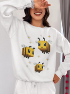 Unisex Pixel Bees Gamer Sweatshirt Cozy Pixel Art Crewneck Gift 1765179382710.png