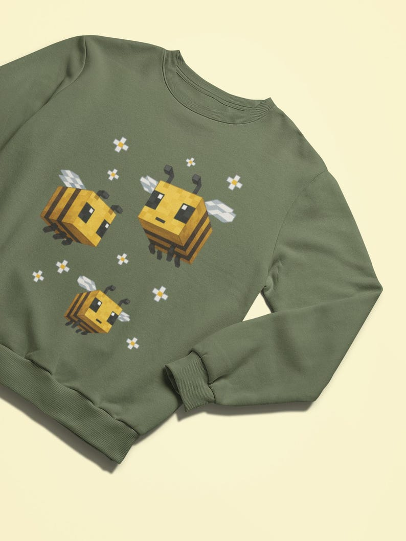 Unisex Pixel Bees Gamer Sweatshirt Cozy Pixel Art Crewneck Gift 1765179382825.png