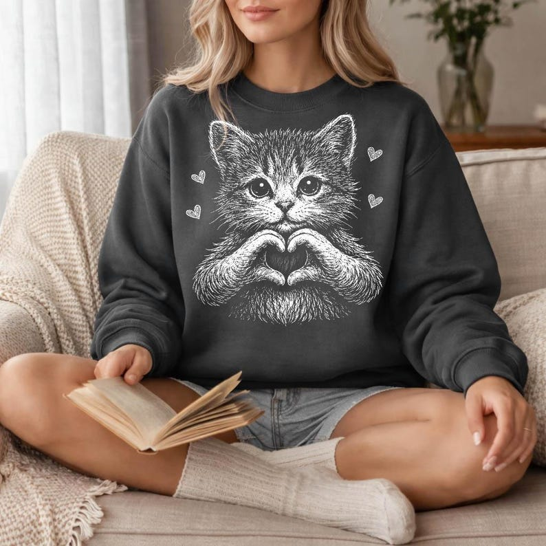 Valentine Cat Shirt Cute Cat Love Design Retro Valentine Shirt Valentine Cat Shirt Funny Valentine Romantic Valentine 1767931373362.png