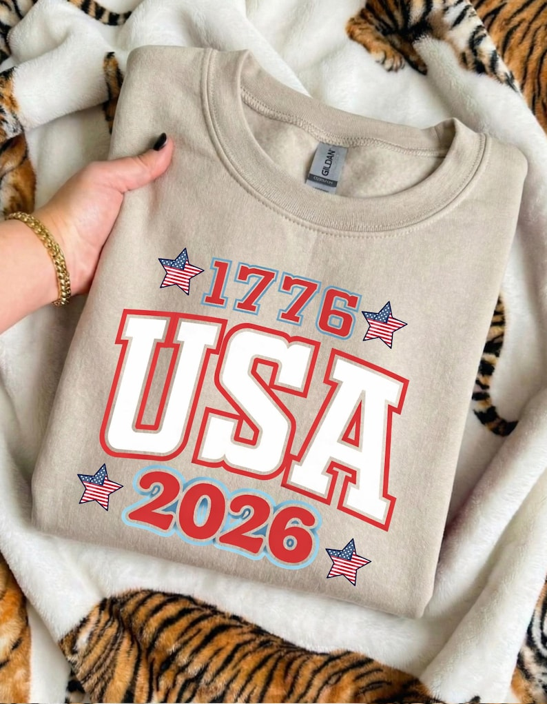 Retro Usa 250 Sweatshirt Independence Day Shirt Celebrate 250th Anniversary Shirt Usa Flag Tee 4th Of July Shirt Patriotic Gift 1768533815754.png