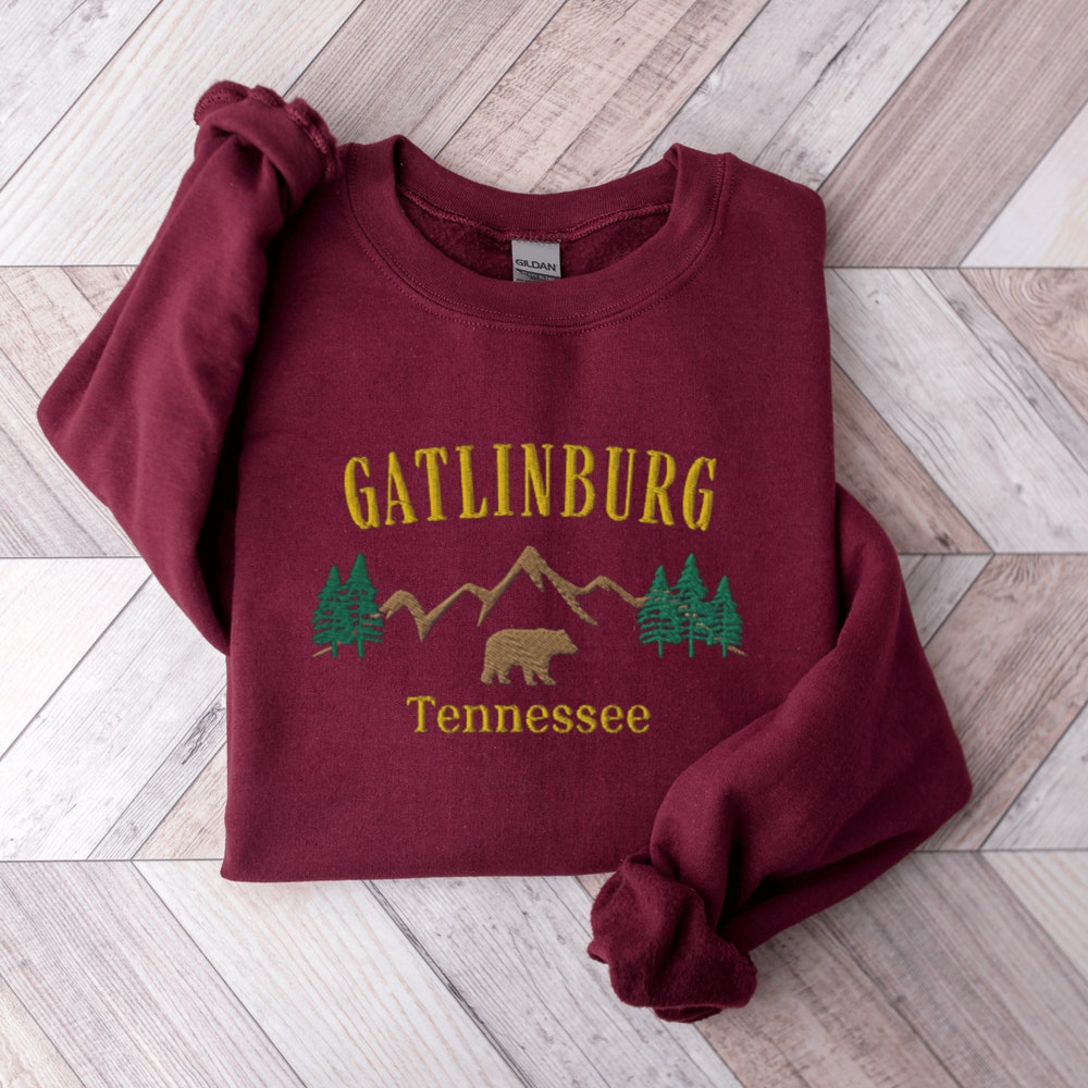 Gatlinburg Tennessee Sweatshirt, Embroidered Gatlinburg Crewneck Sweater, Gatlinburg Tennessee Shirt, Embroidered Mountains Sweatshirt 1_082210e1-9f06-4f6c-b246-8fa3f727ee01.jpg