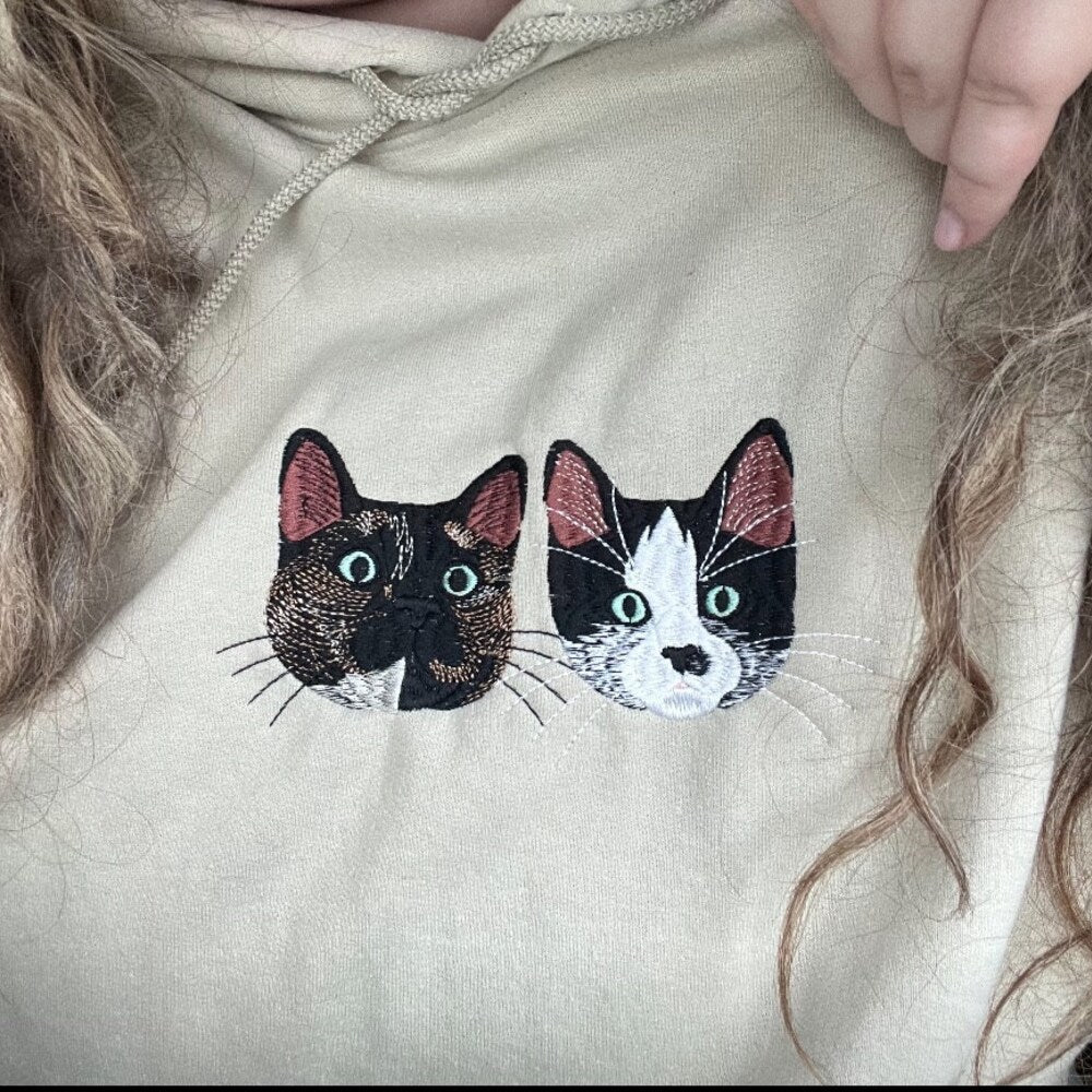 Personalized Embroidered Custom Cat Face with photo Hoodie 4_5000x_fca8ff42-173f-4ccc-ae13-e2ff04c52939.jpg?v=1743397314