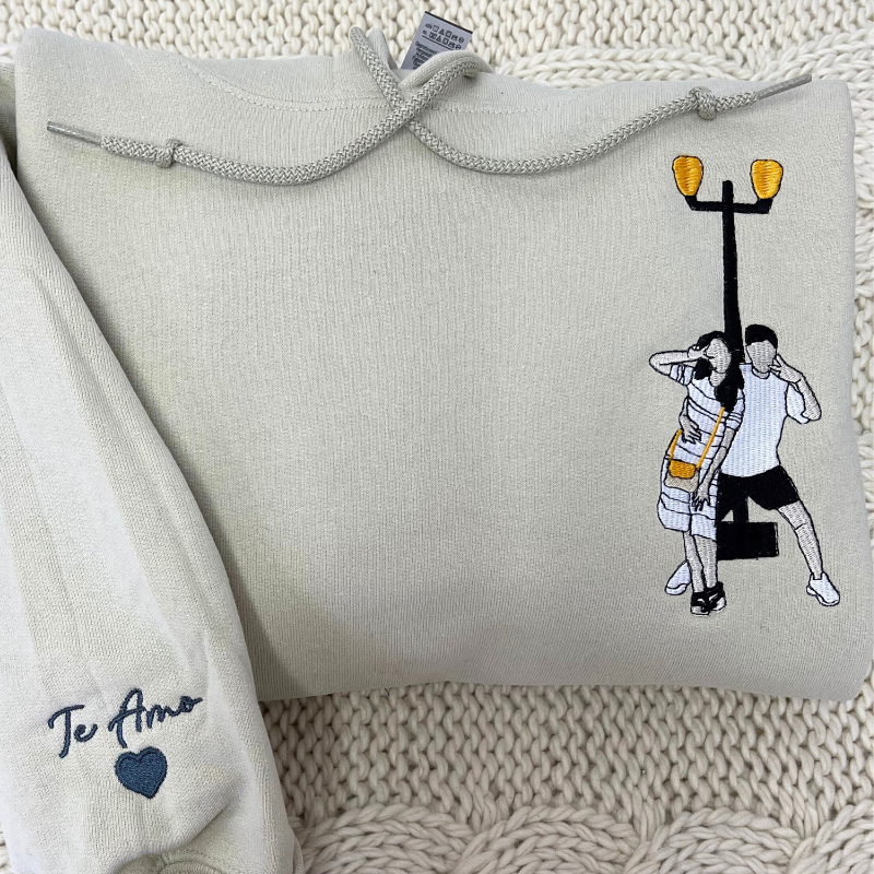 Personalized embroidered custom couple photo shirt 6-1_3a5512b7-47c8-4b07-bb97-1a668b991db2.png