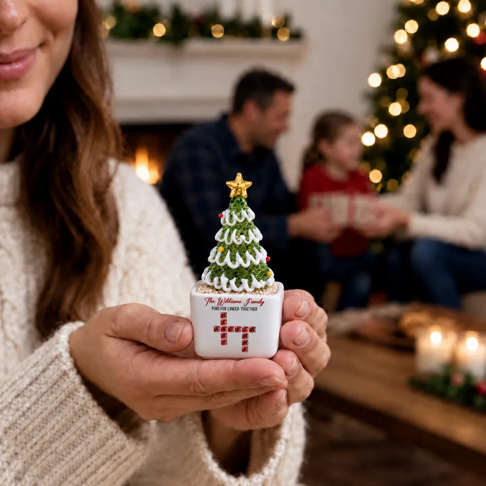 Family Hearts Forever Linked Together - Personalized Potted Christmas Tree - Christmas Gift For Family c691ee66-71a4-4eea-b570-11ef55b3ff5b-5.webp