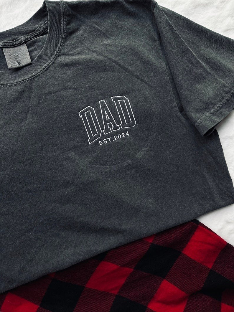 Custom Embroidered Father's Day T-shirt, Name On Sleeve With Icon, Daddy Est Year Shirt, Gift For New Dad, Father's Day Gift il_794xN.6012738178_ho9v_1.jpg