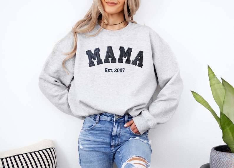 Custom Embroidered Mama Sweatshirt with Kids Names on Sleeve New Mom Hoodie Personalized Gift for Mom Crewneck Pullover il_794xN.6030155841_ink6.jpg