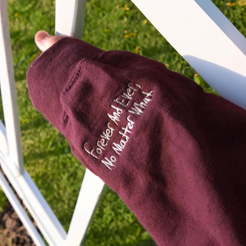 Custom Your Handwriting Embroidered Sweatshirt, Embroidered Couple Message Shirt, Couple Matching Sweatshirt, Personalized Gift For Him Her il_794xN.6377340412_3l1n.jpg