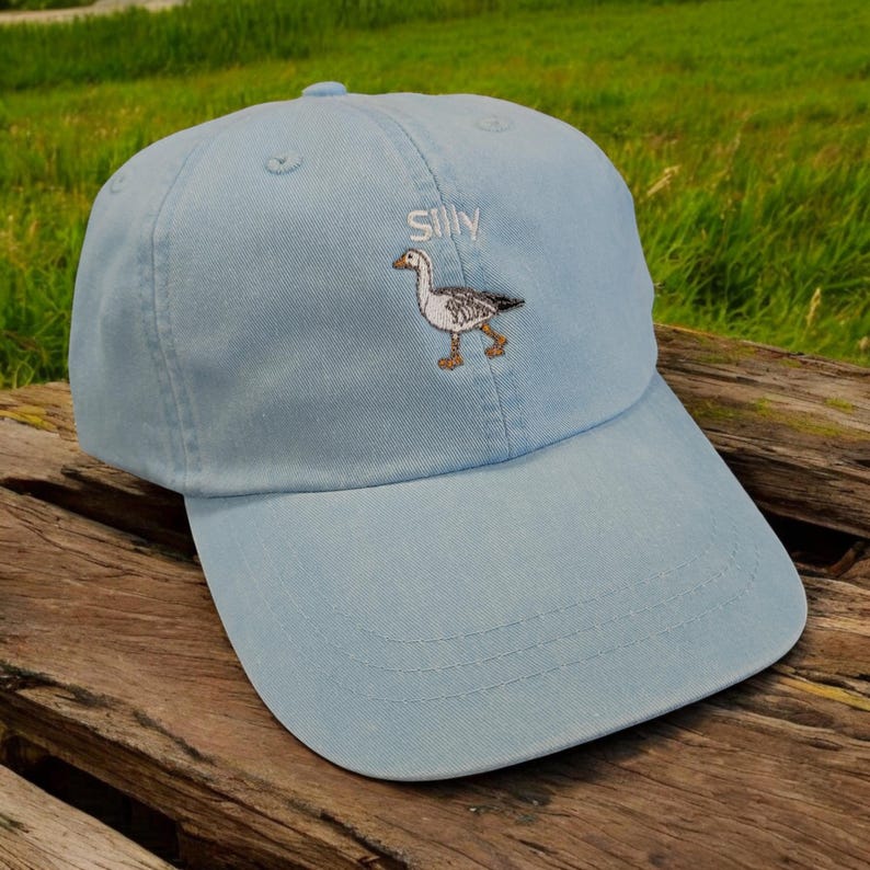 Embroidered Silly Goose Cap - Vintage Humorous Baseball Hat - Mom Dad Wildlife Baseball Cap - Outdoor Animal Camping Hat - Father's Day Gift