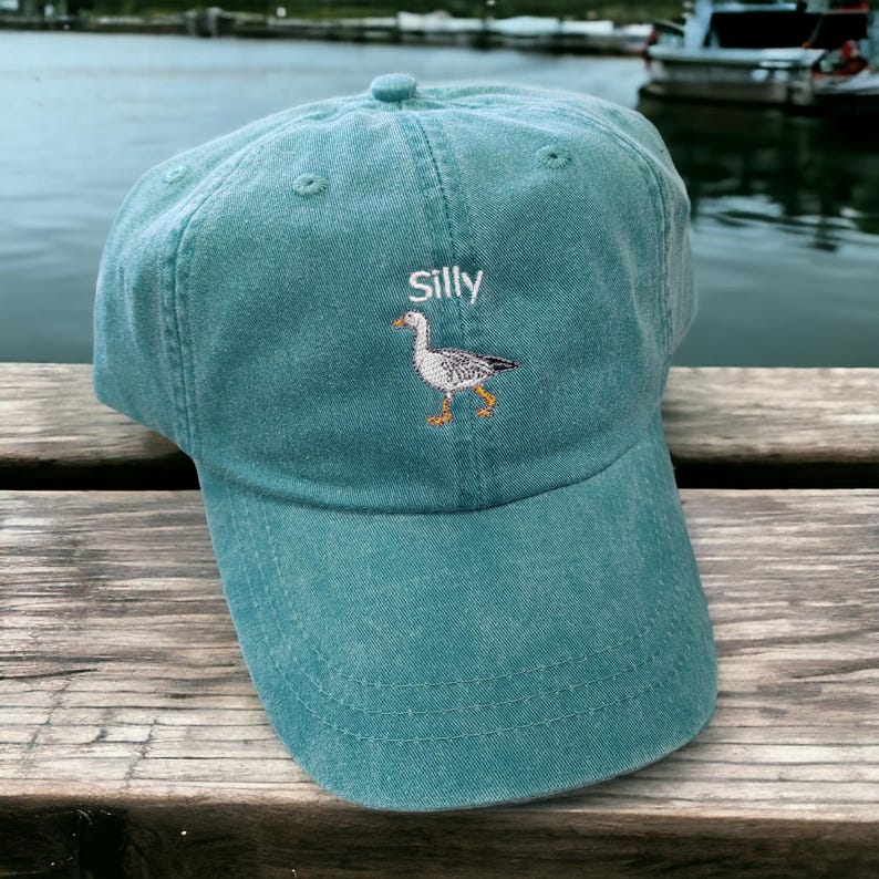 Embroidered Silly Goose Cap - Vintage Humorous Baseball Hat - Mom Dad Wildlife Baseball Cap - Outdoor Animal Camping Hat - Father's Day Gift