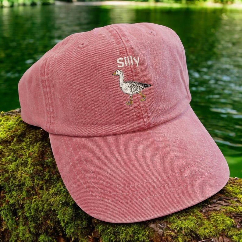 Embroidered Silly Goose Cap - Vintage Humorous Baseball Hat - Mom Dad Wildlife Baseball Cap - Outdoor Animal Camping Hat - Father's Day Gift