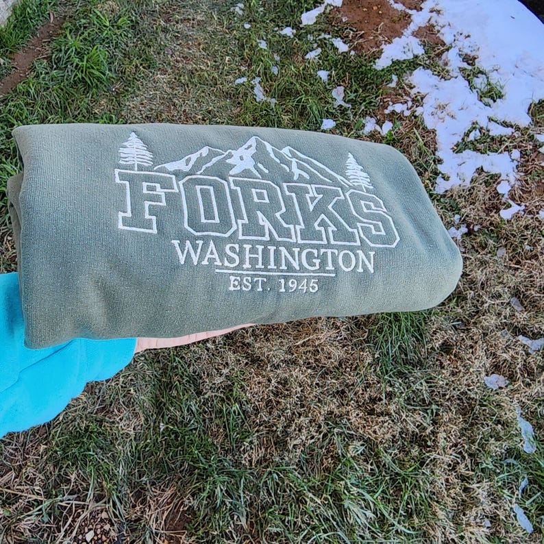 Forks Washington Embroidered Crewneck Sweatshirt, Twilight Inspired Pacific Northwest Apparel PNW Souvenir Traveling Sweater National Parks