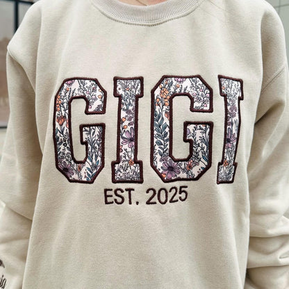 Custom Embroidered GIGI Sweatshirt, Gigi Floral Applique Sweatshirt, Custom Grandma Sweater, Gifts For New Grandmother, Mother's Day Gifts