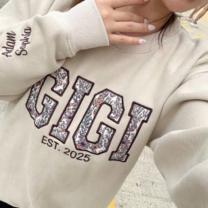 Custom Embroidered GIGI Sweatshirt, Gigi Floral Applique Sweatshirt, Custom Grandma Sweater, Gifts For New Grandmother, Mother's Day Gifts