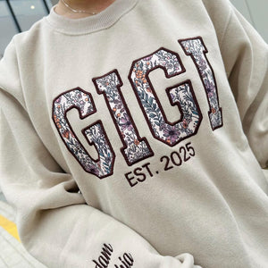 Custom Embroidered GIGI Sweatshirt, Gigi Floral Applique Sweatshirt, Custom Grandma Sweater, Gifts For New Grandmother, Mother's Day Gifts