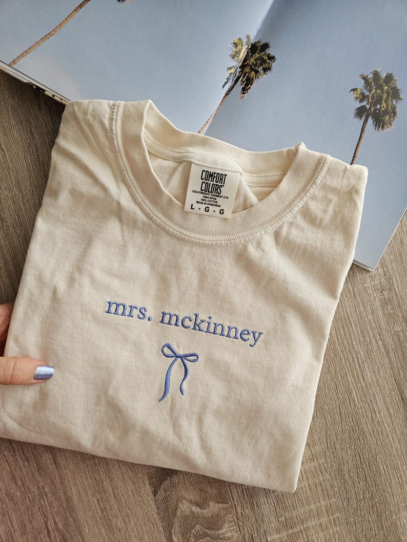 Embroidery Custom Mrs. Bride Shirt, Bride Gift, Wedding shirt, Engagement gift, Bachelorete party tee, Gift for her, Coquette bow bride tee.