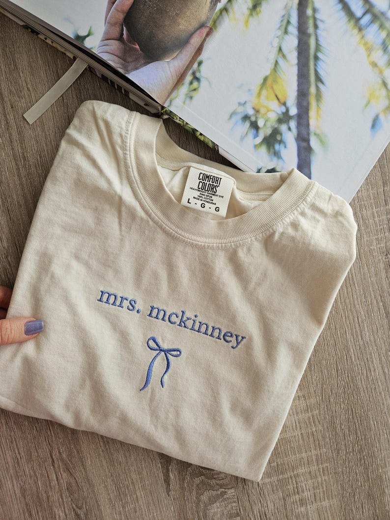 Embroidery Custom Mrs. Bride Shirt, Bride Gift, Wedding shirt, Engagement gift, Bachelorete party tee, Gift for her, Coquette bow bride tee.