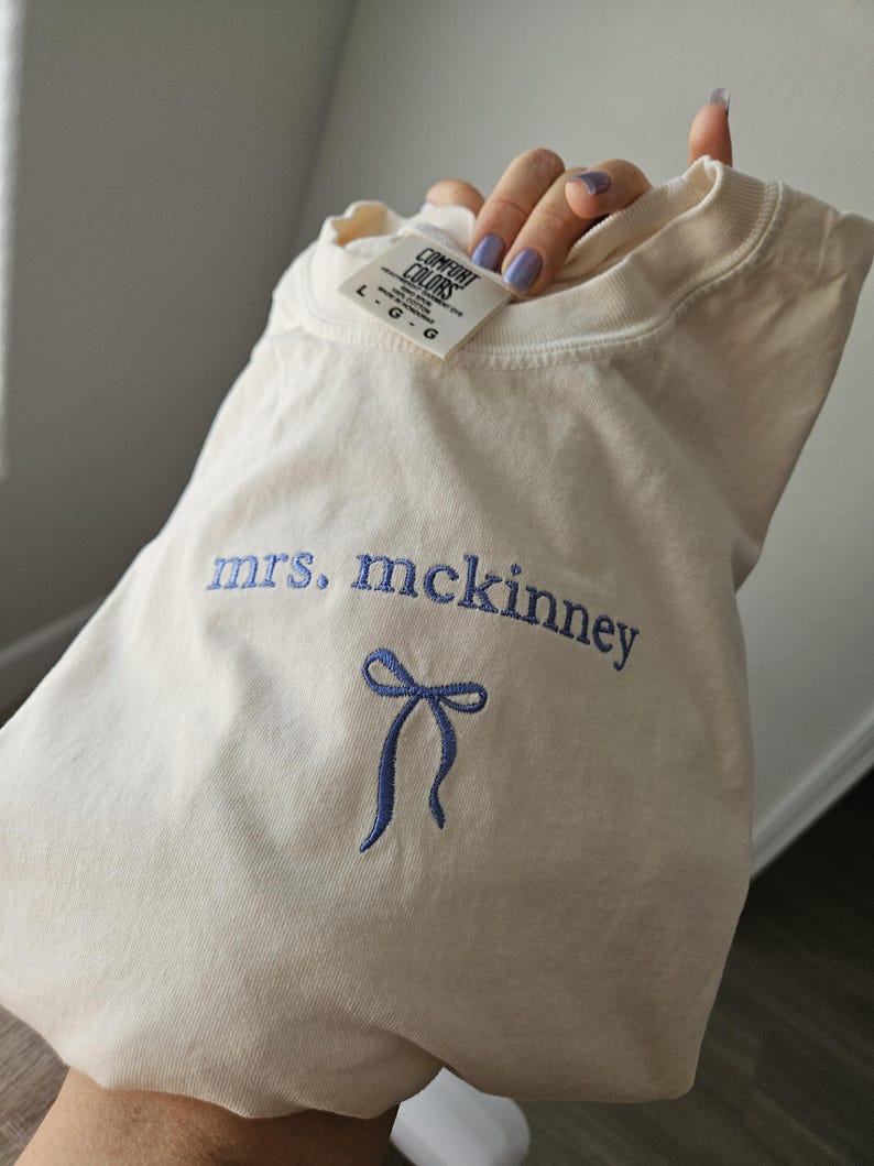 Embroidery Custom Mrs. Bride Shirt, Bride Gift, Wedding shirt, Engagement gift, Bachelorete party tee, Gift for her, Coquette bow bride tee.