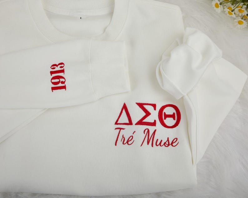 Custom Embroidered Name Sweatshirt,Personalized Delta Sigma Theta Sweatshirt,Delta Sigma Theta Hoodie for Women,DST Cloth Gift for Her