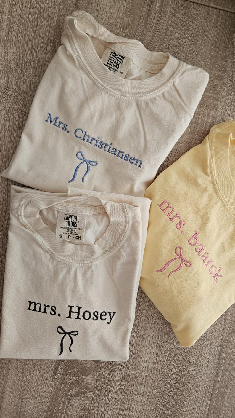 Embroidery Custom Mrs. Bride Shirt, Bride Gift, Wedding shirt, Engagement gift, Bachelorete party tee, Gift for her, Coquette bow bride tee.