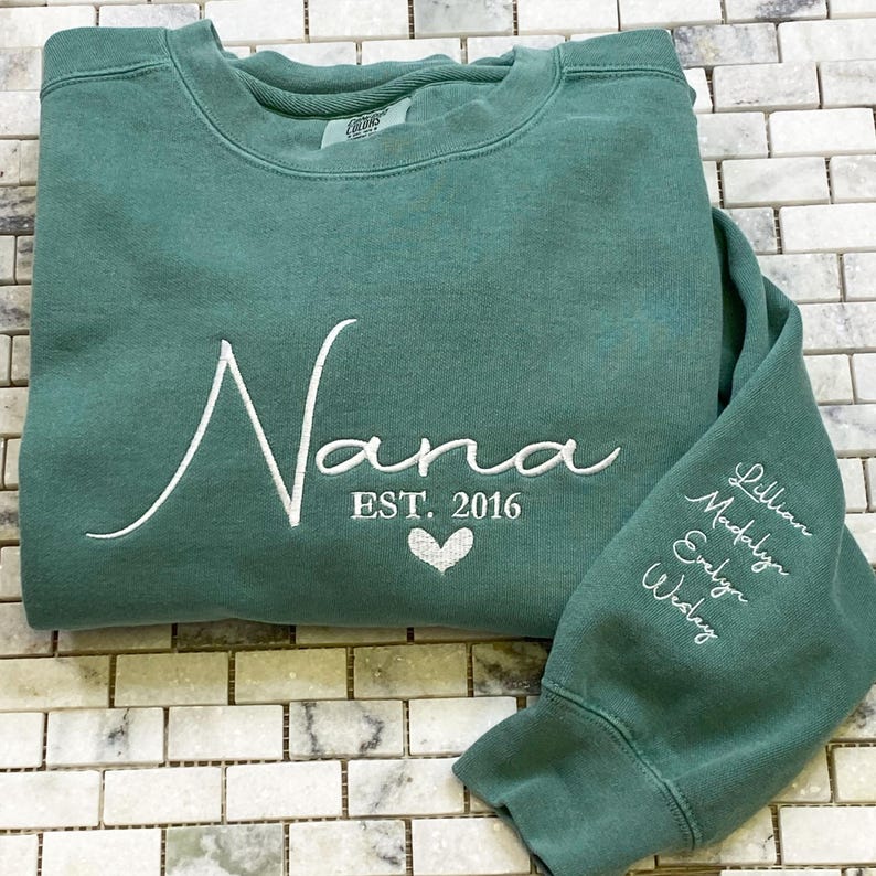 Grandma Sweatshirt - Comfort Colors Custom Embroidered Nana Sweatshirt with Grandkid Name - New Grandma Shirt - Minimalist Mimi Sweater