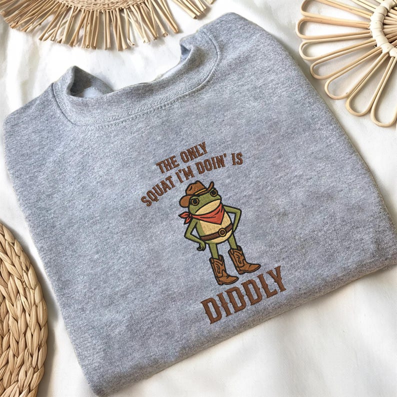 Embroidered The Only Squat I'm Doin' Is Diddly Sweatshirt, Cowboy Frog Sweatshirt, Western Gift, Lazy Gym Hoodie, Sarcastic Western, Diddly Squat