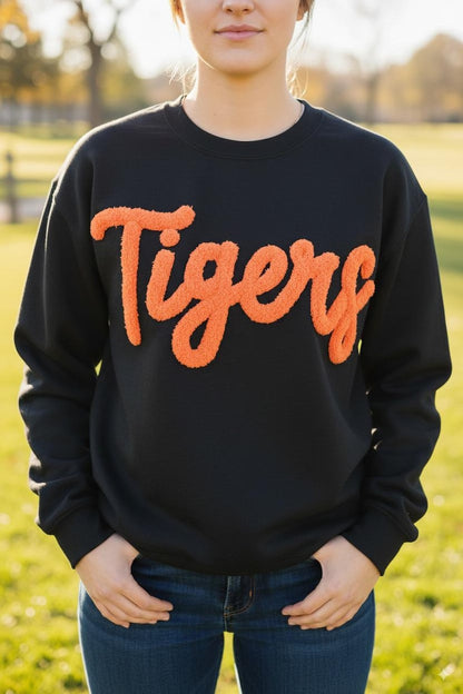 Customized Chenille YARN EMBROIDERED Chenille Game Day Fuzzy Letter,Team Spirit Shirt,Football Moms,Chenille Patch Sports Team Sweatshirt